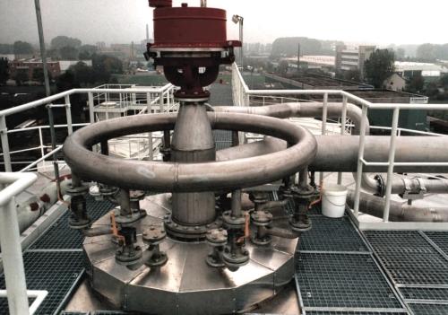 Gasumw�lzeinrichtung mit �ber-/Unterdruckventil f�r einen Methanreaktor